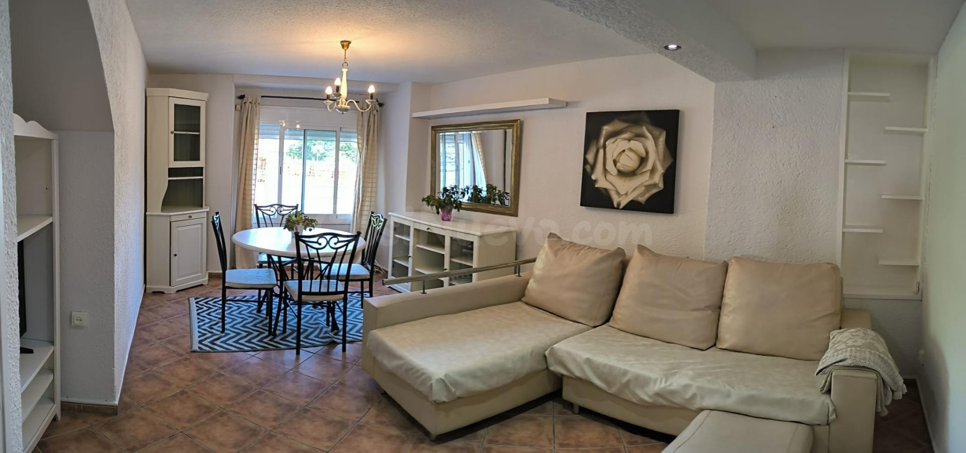Piso en planta baja con terraza privada y barbacoa en el centro de Tortosa