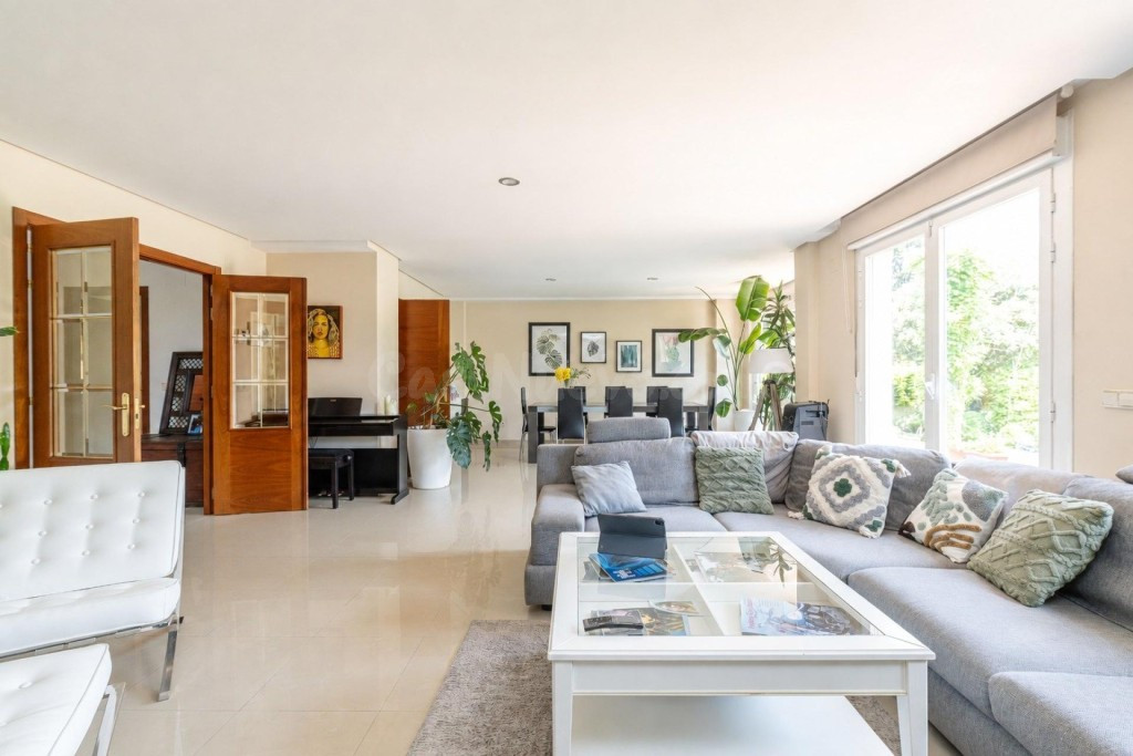Exclusivo chalet individual con la mejor ubicación de la zona. - foto 4