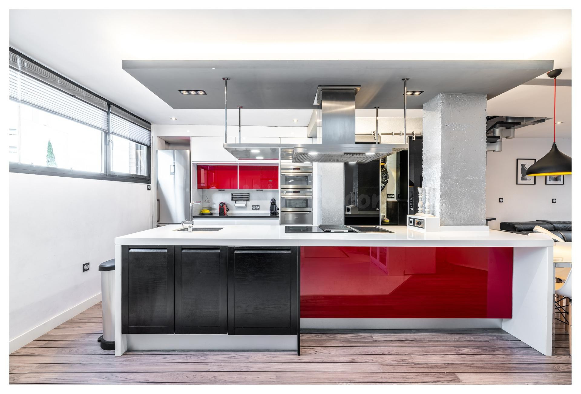 ESPECTACULAR DUPLEX DE DISEÑO EXCLUSIVO - foto 2