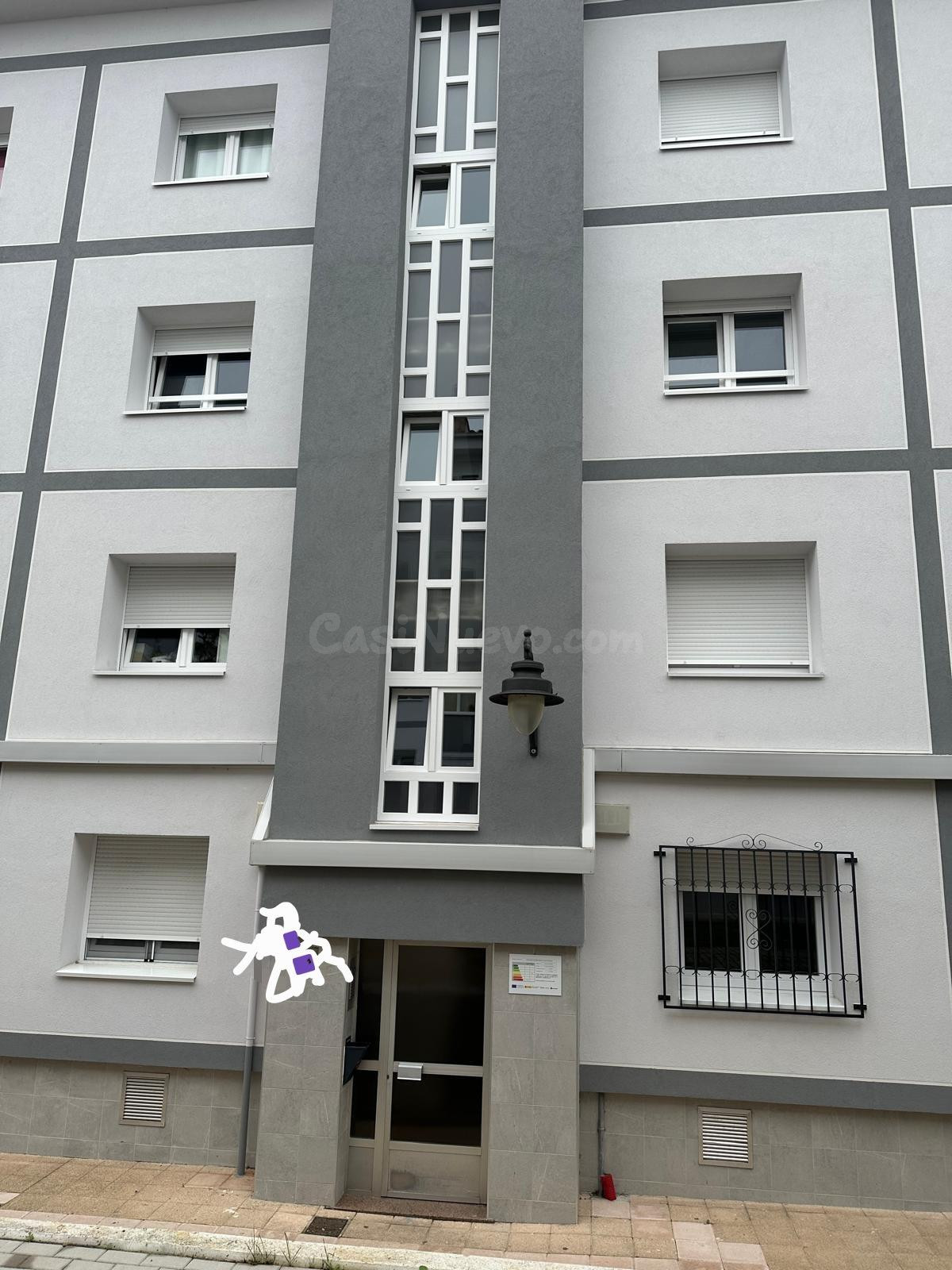 Piso Reformado en Avilés - La Magdalena: ¡Tu Nuevo Hogar Espera por Ti!       Cómpralo por 495€ / mes
