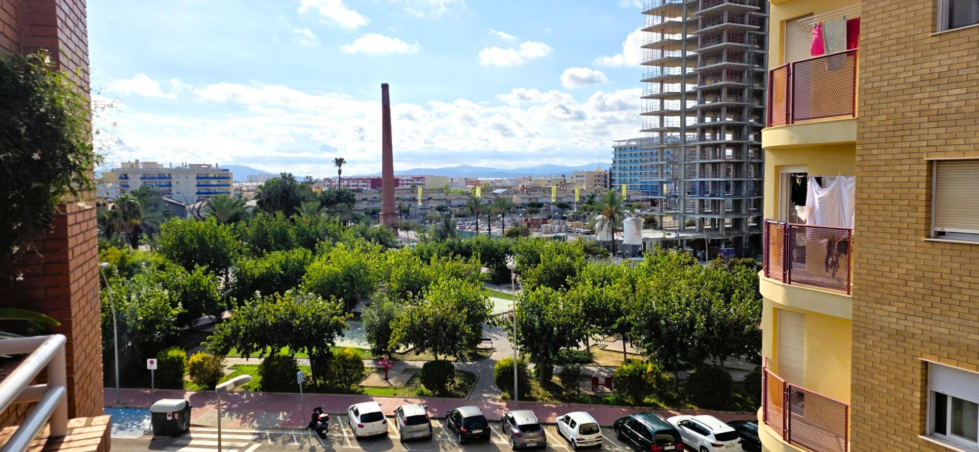 AMPLIO PISO DE CUATRO DORMITORIOS CON VISTAS A LA PLAZA DE T