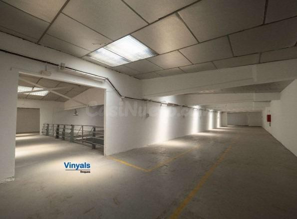 Con acceso para trailers y patios!