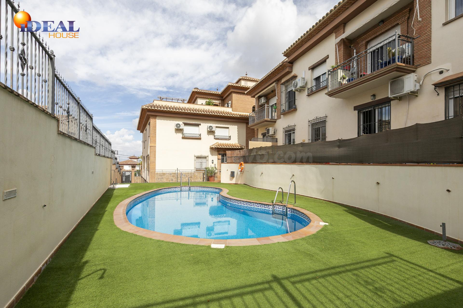 Ático en venta en La Zubia