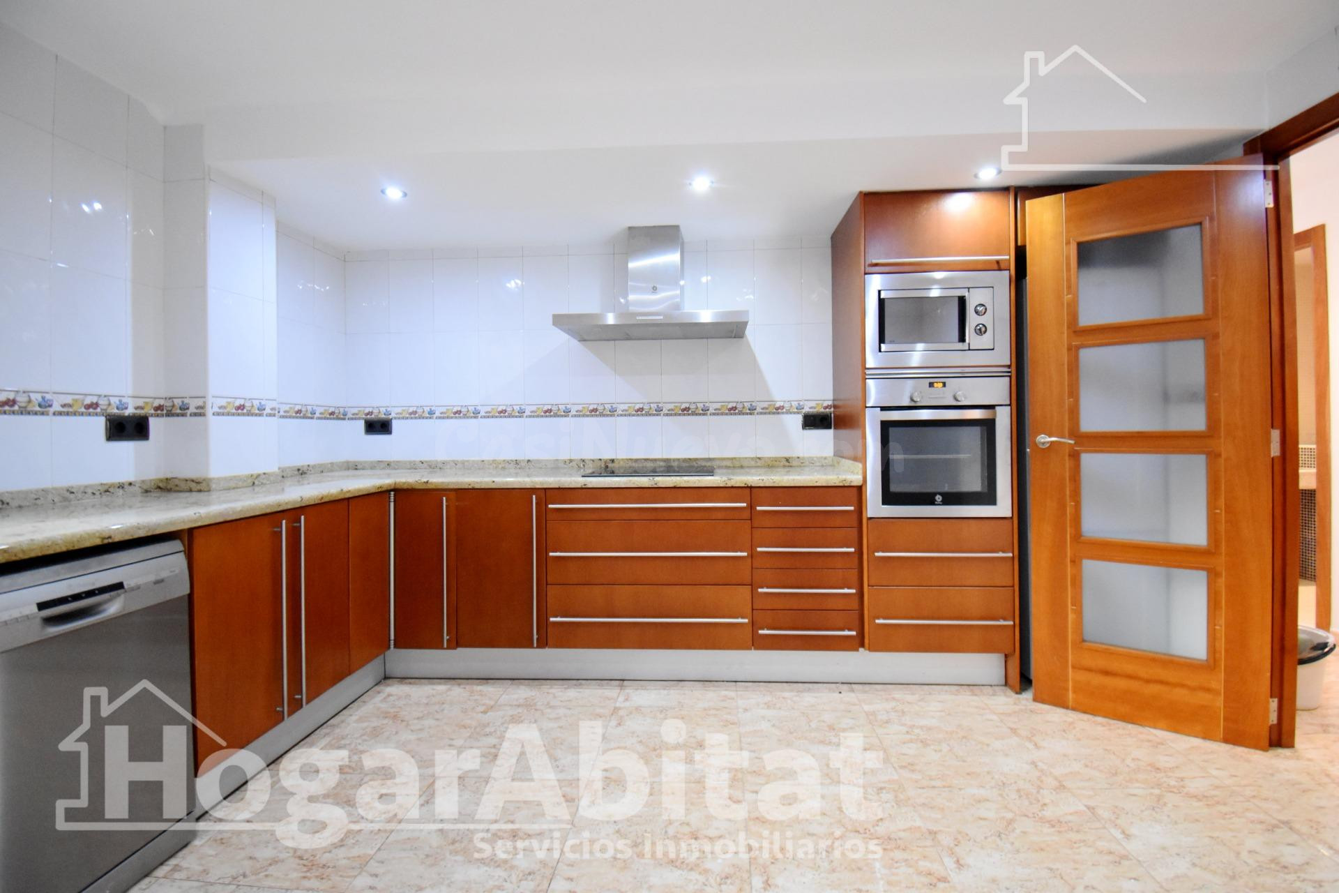 Espacio familiar y comodidad absoluta en este piso totalment - foto 4