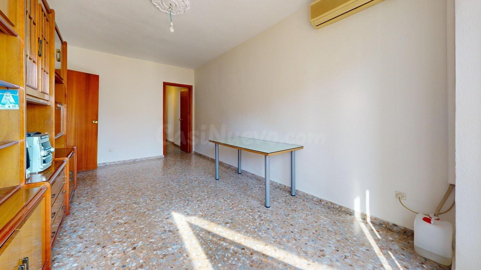 D. Amplio piso en Córdoba, zona Levante - Ideal para primera  vivienda o inversión!!!!!!! - foto 3