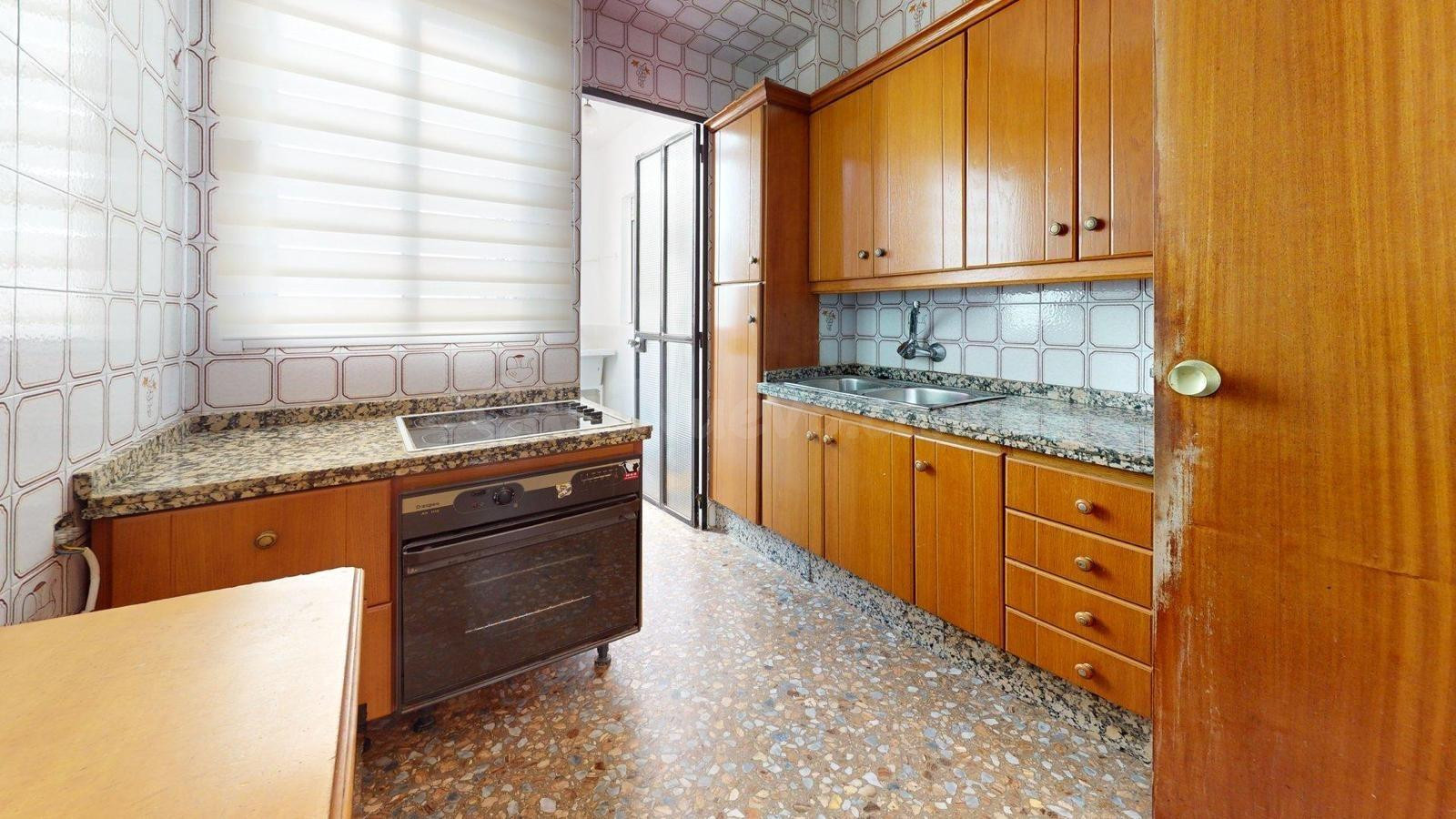 D. Amplio piso en Córdoba, zona Levante - Ideal para primera  vivienda o inversión!!!!!!! - foto 4
