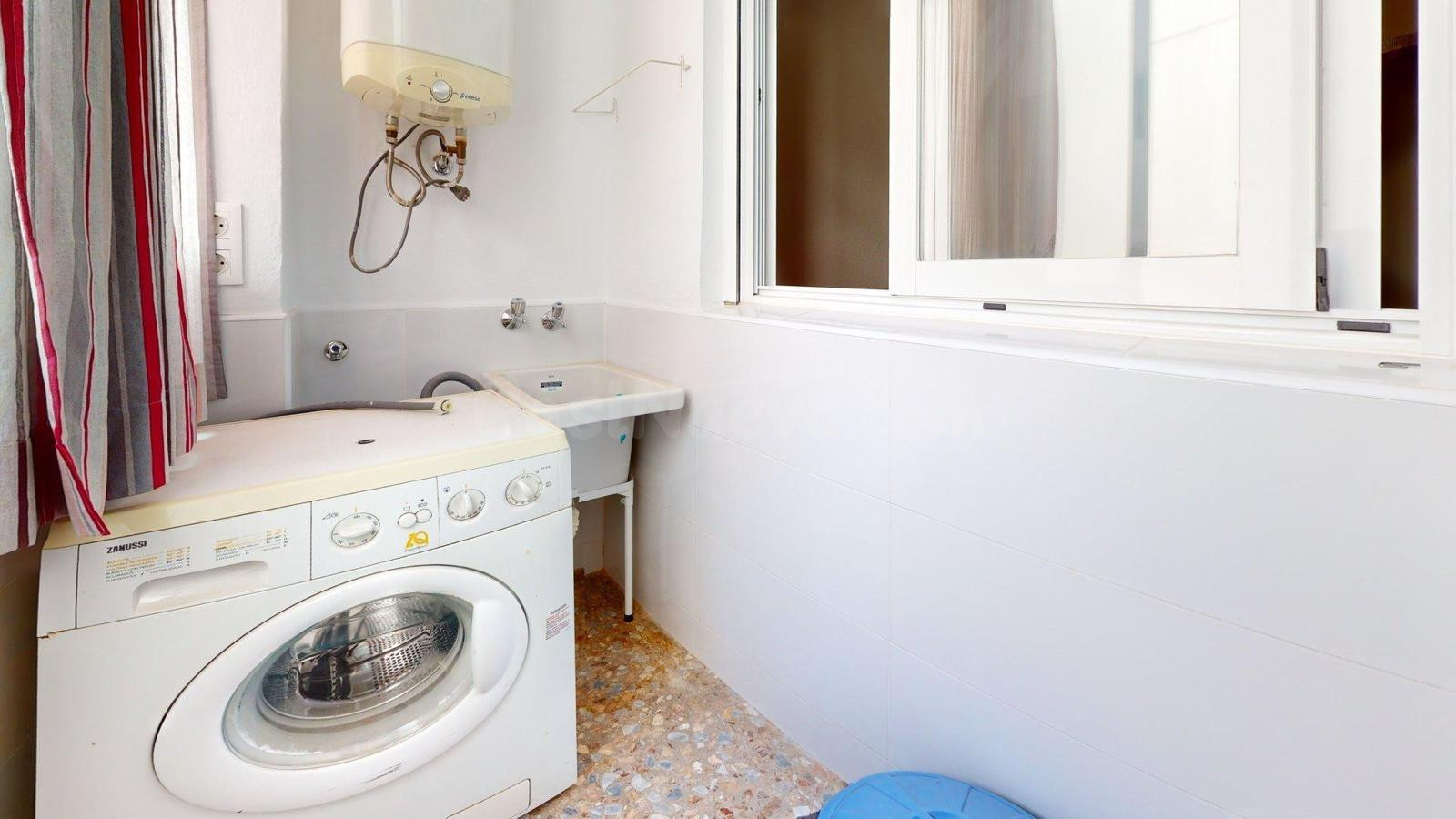 D. Amplio piso en Córdoba, zona Levante - Ideal para primera  vivienda o inversión!!!!!!! - foto 5