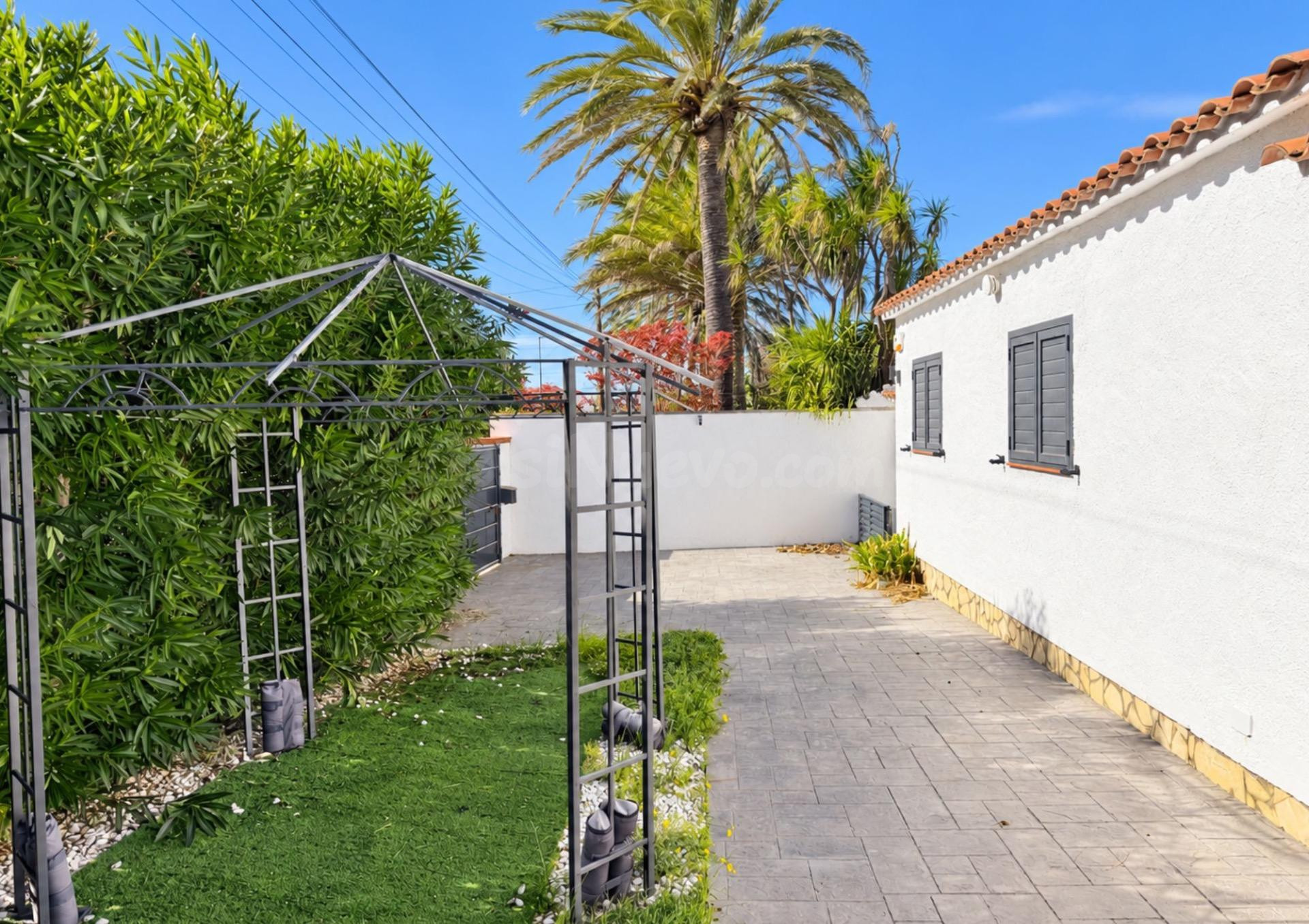 Casa o chalet en venta en Empuriabrava - foto 4