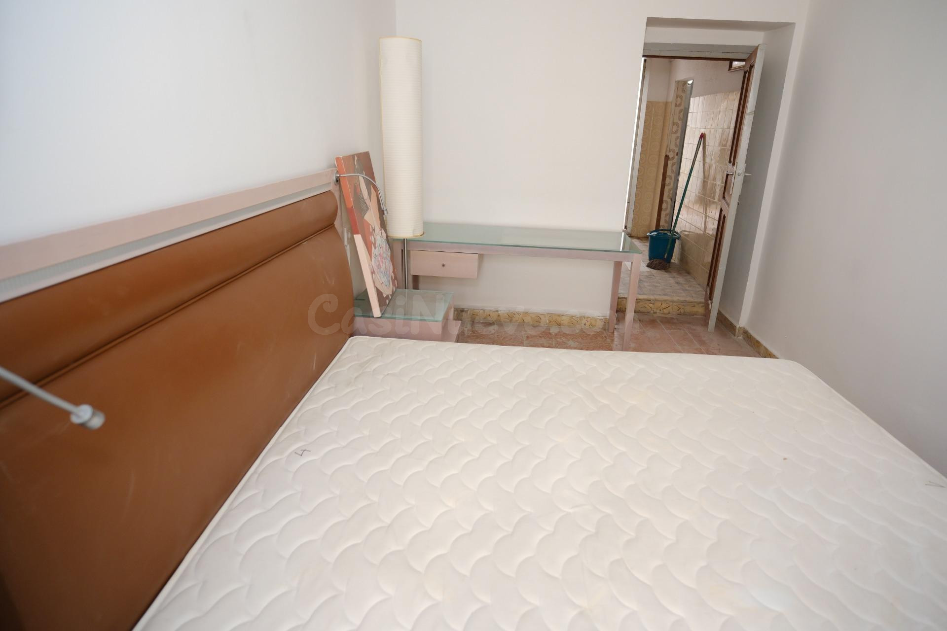 PISO EN PLANTA BAJA CON PATIO EN ALQUILER EN CASAS IBAÑEZ - foto 2