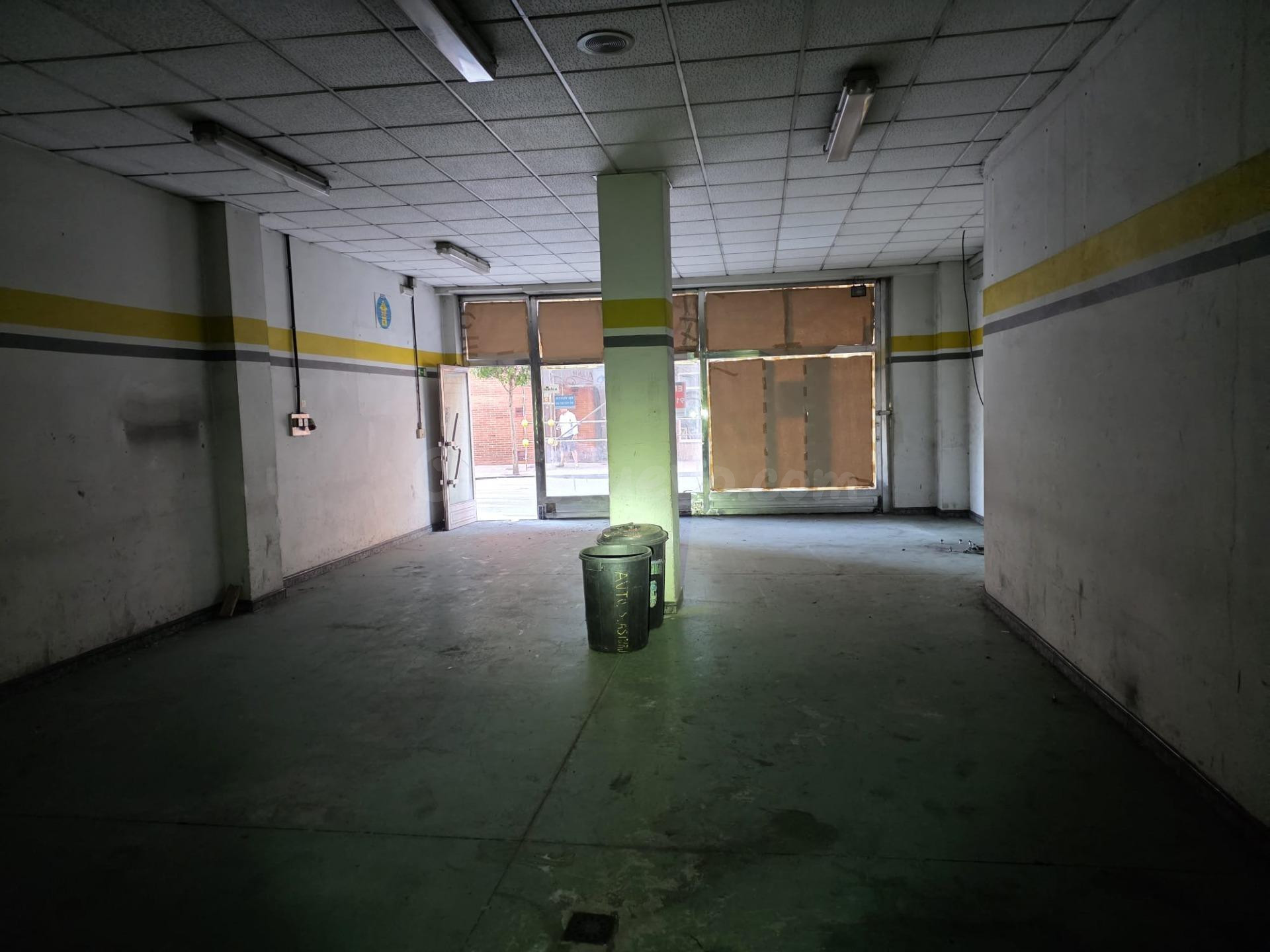 LOCAL COMERCIAL DE 300 M2 EN LA PRINCIPAL CALLE DE CIUDAD NARANCO