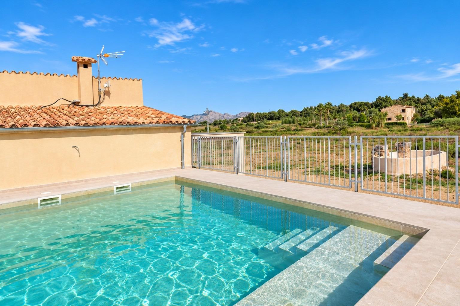 Finca con vivienda para alquiler de temporada en Alcudia