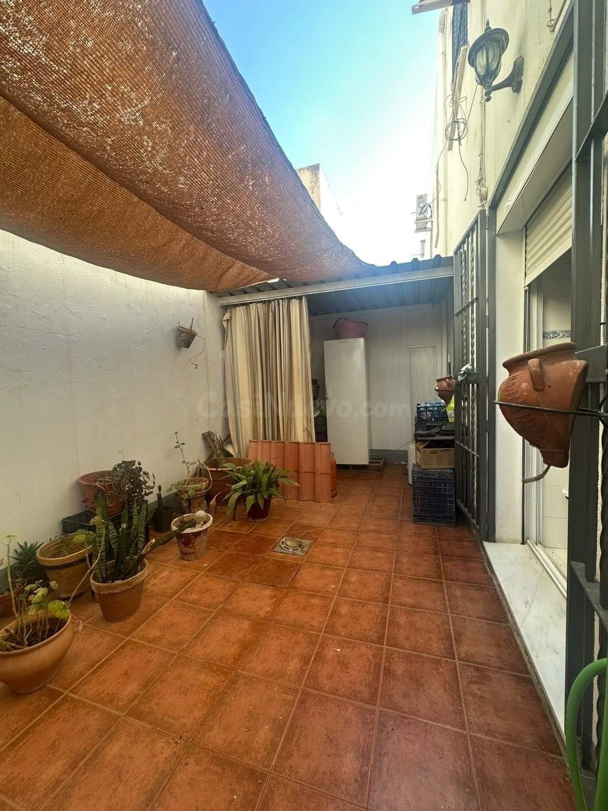 CASA ADOSADA DE 2 PLANTAS + ÁTICO DEL 2001