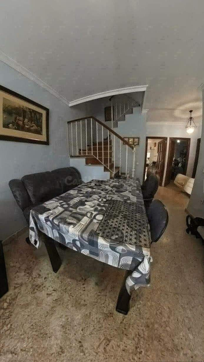 CASA ADOSADA DE 2 PLANTAS + ÁTICO DEL 2001 - foto 5
