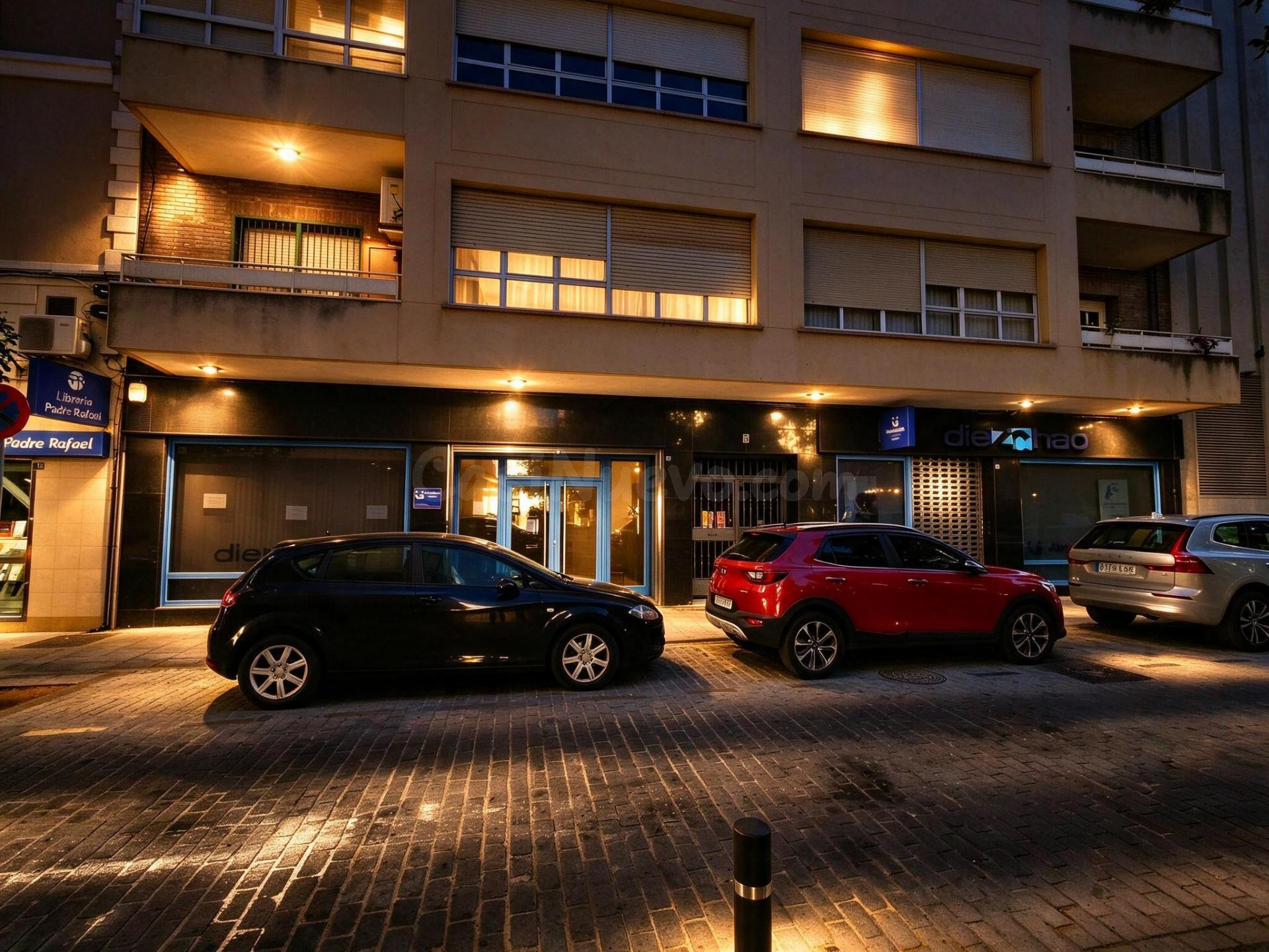 Local para oficinas, gimnasio o clínica en venta en el Centro de Badajoz - foto 3