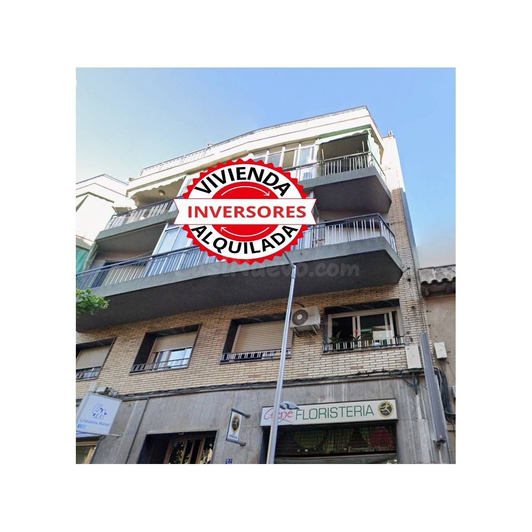 ¡¡SOLO INVERSORES!!! PISO CON BALCÓN JUNTO BIBLIOTECA CENTRA
