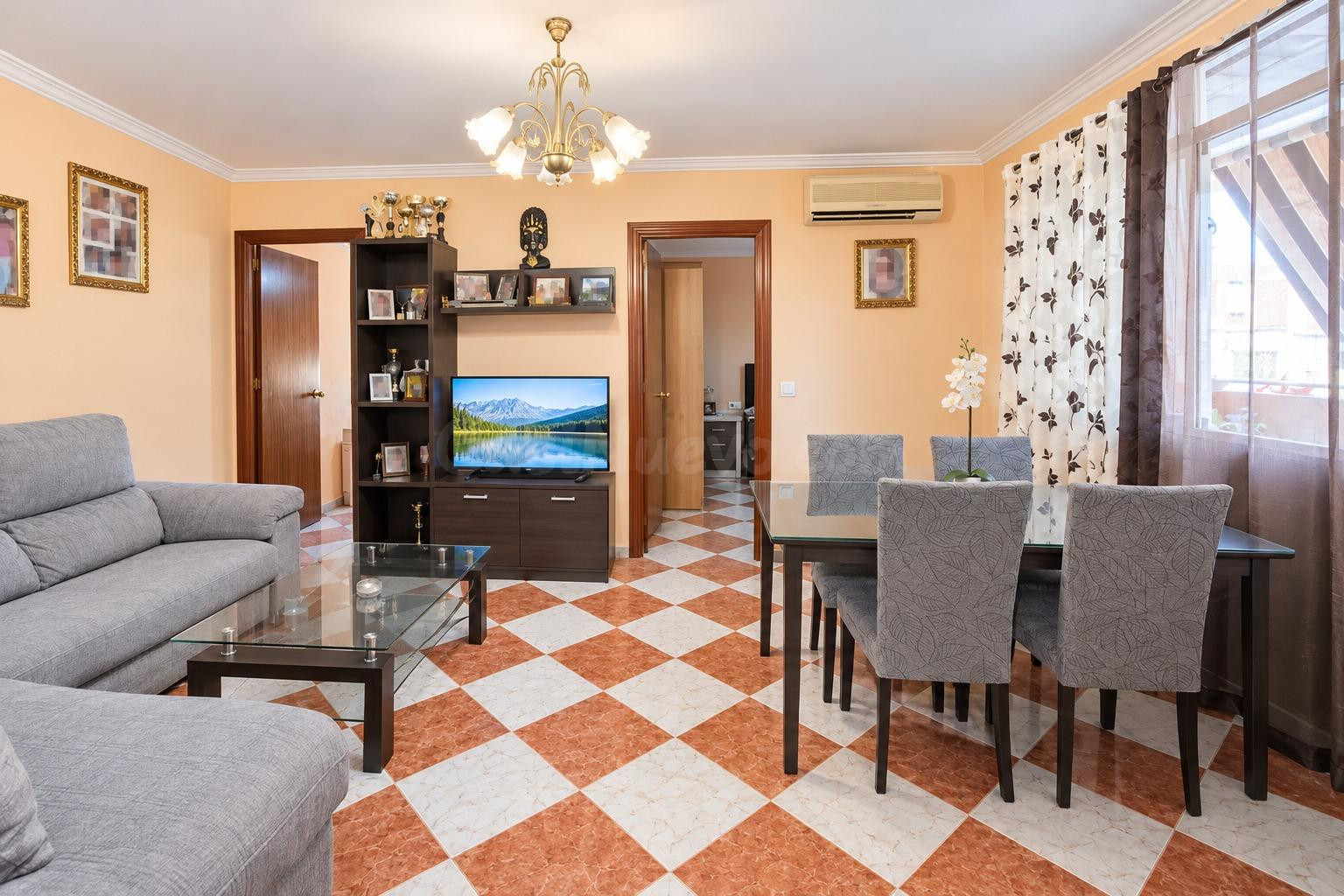 ¡SE VENDE PISO EN BDA. LAS TORRES!