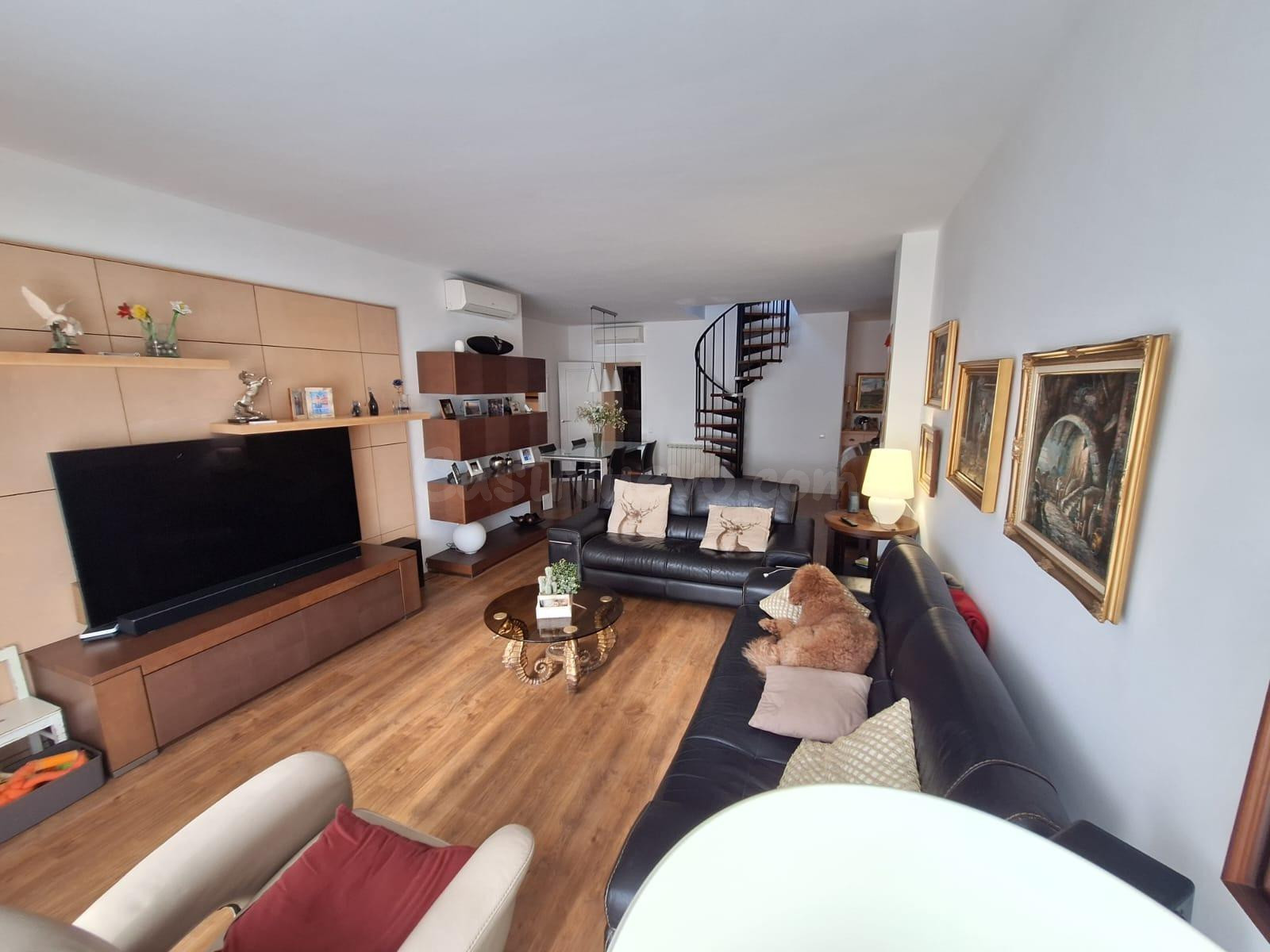 ATICO CENTRICO  EN PLANTA CON TERRAZA EN DUPLEX, TRASTERO Y PISCINA