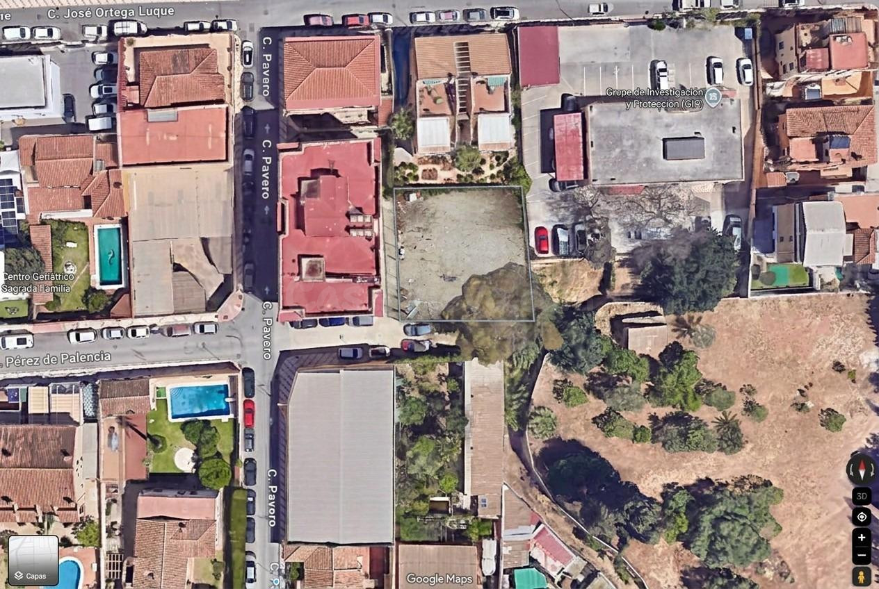 ¡Oportunidad Inversores! Terreno Urbano Residencial de 394 m2 en Carlos Haya, Málaga