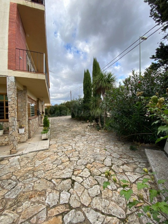 VENTA-CASA-VIDRERAS-5HAB-2ASEOS-1BAÑO - foto 4