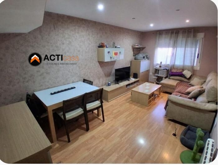 ✨ CASA ADOSADA EN RESIDENCIAL GREDOS ✨