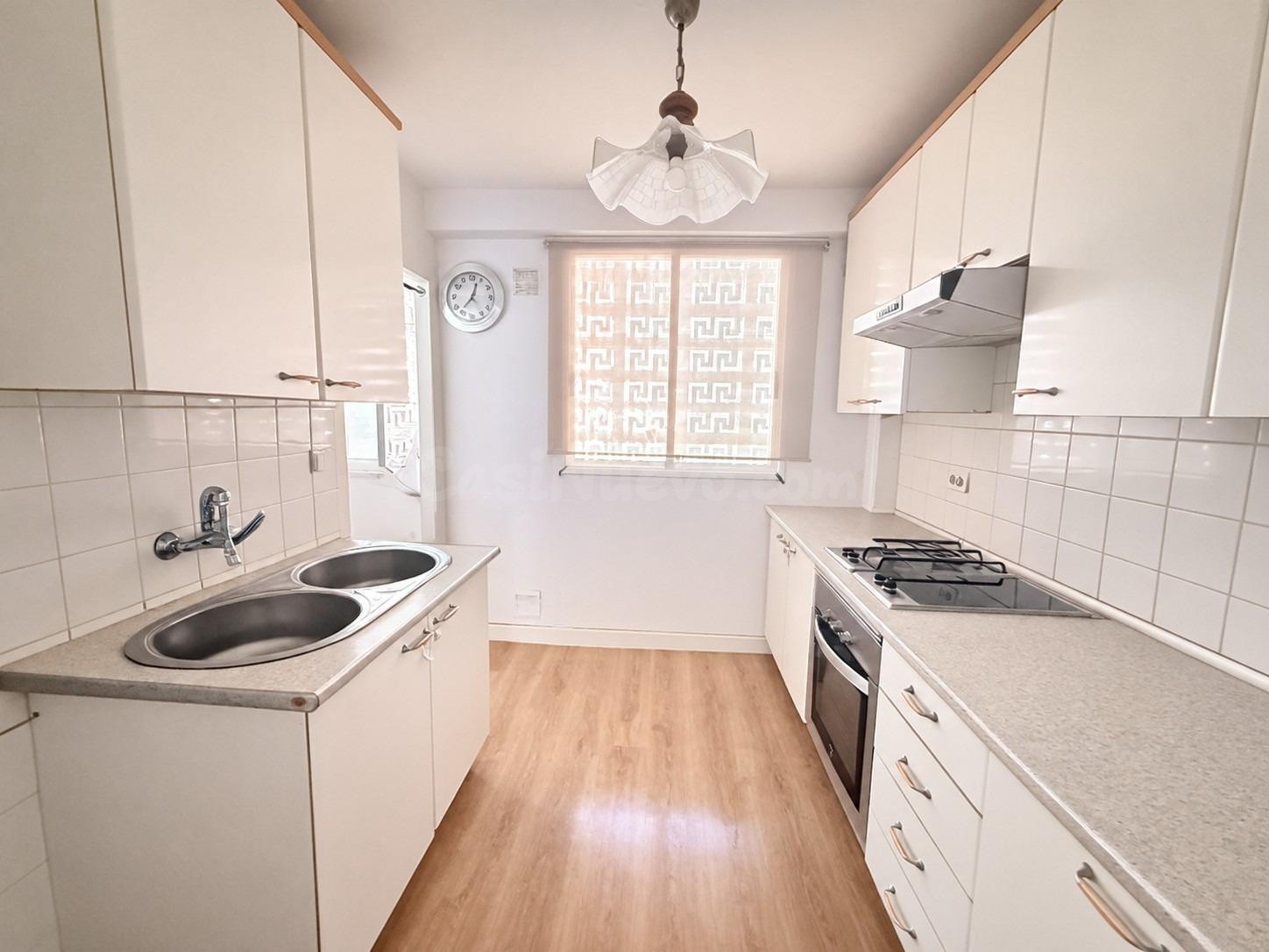 Piso de 3 dormitorios semi reformado en Miramar