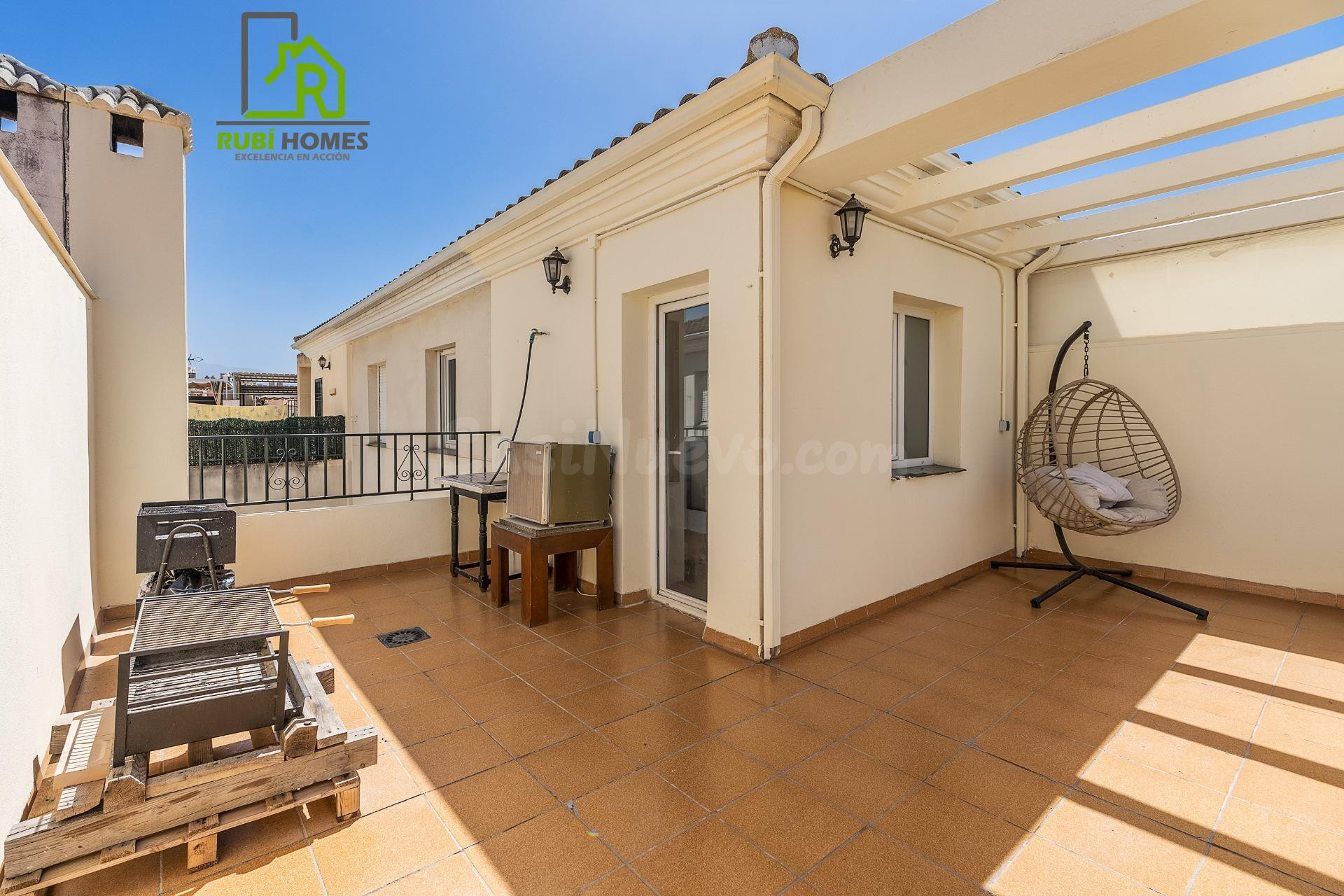 ¡OPORTUNIDAD! CASA JUNTO A ESTACIÓN DE AUTOBUSES