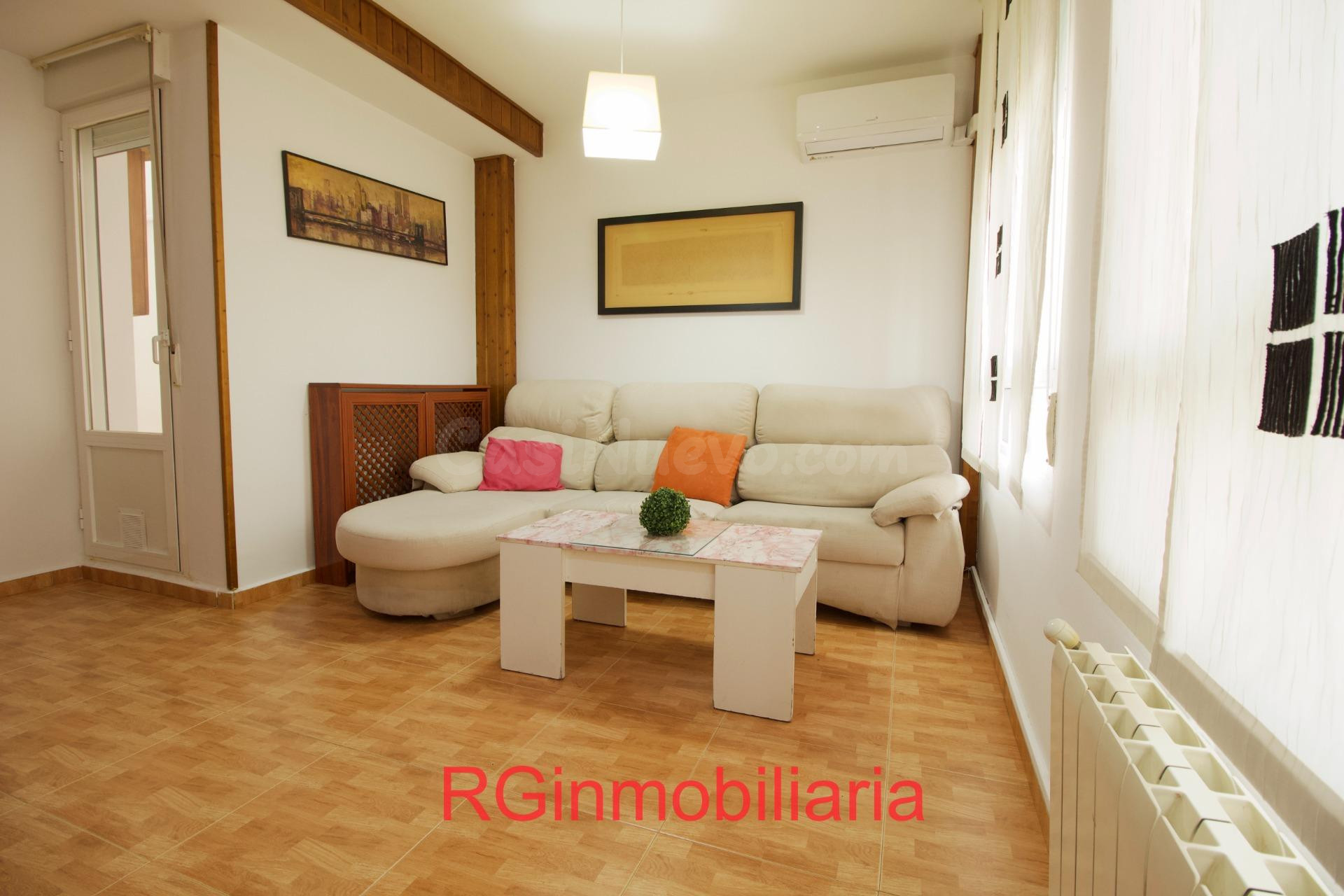 Apartamento 2 habitaciones, patio, trastero y zona aparcamie