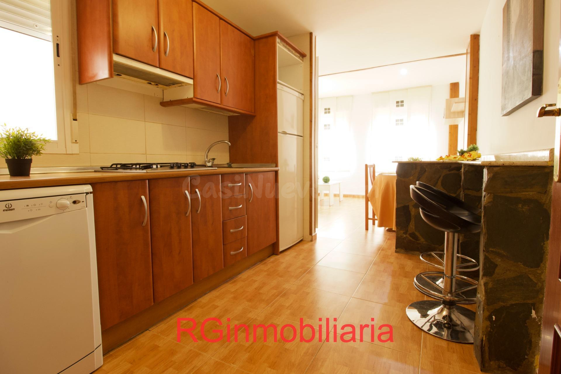 Apartamento 2 habitaciones, patio, trastero y zona aparcamie - foto 2