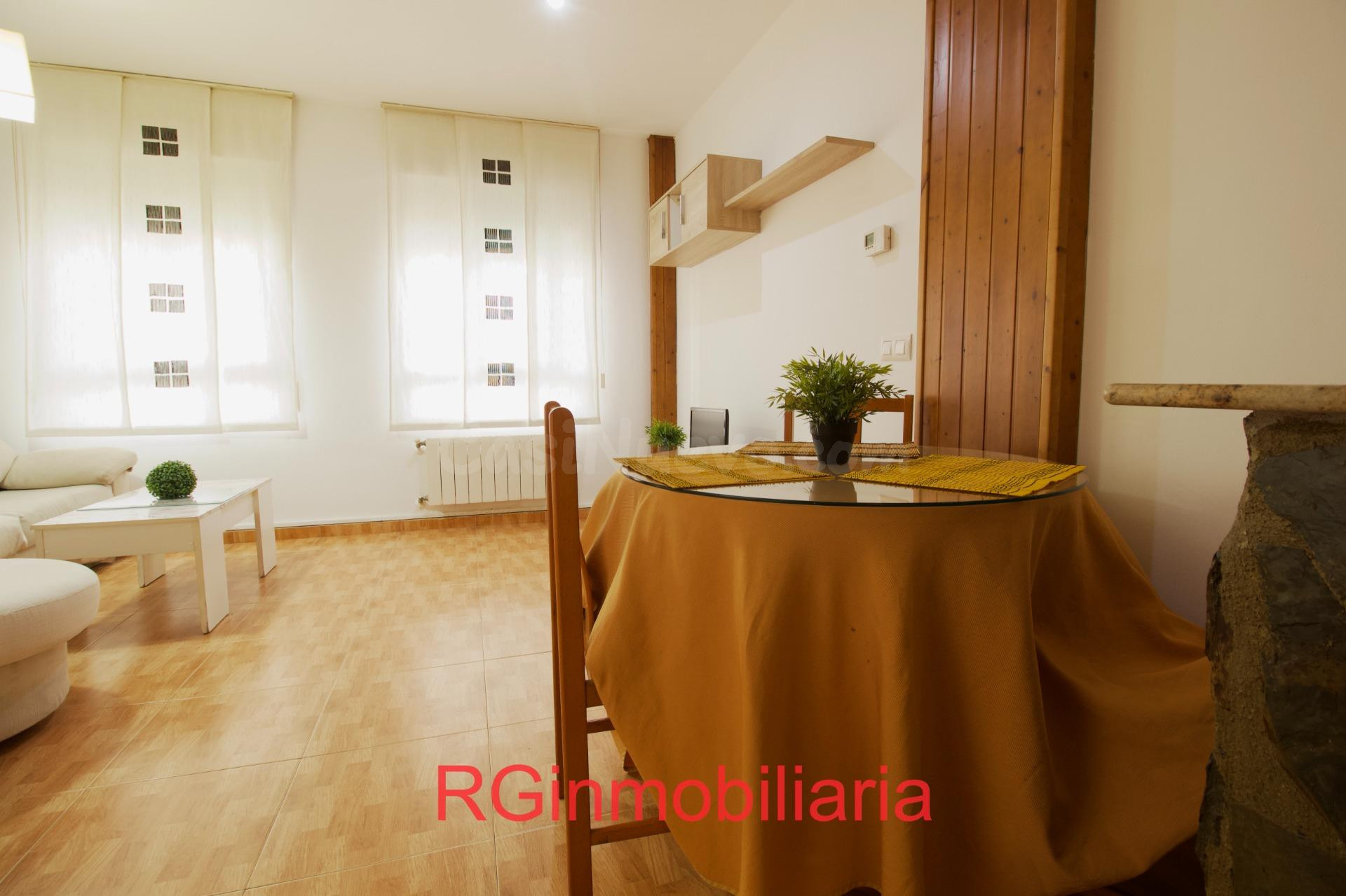 Apartamento 2 habitaciones, patio, trastero y zona aparcamie - foto 5