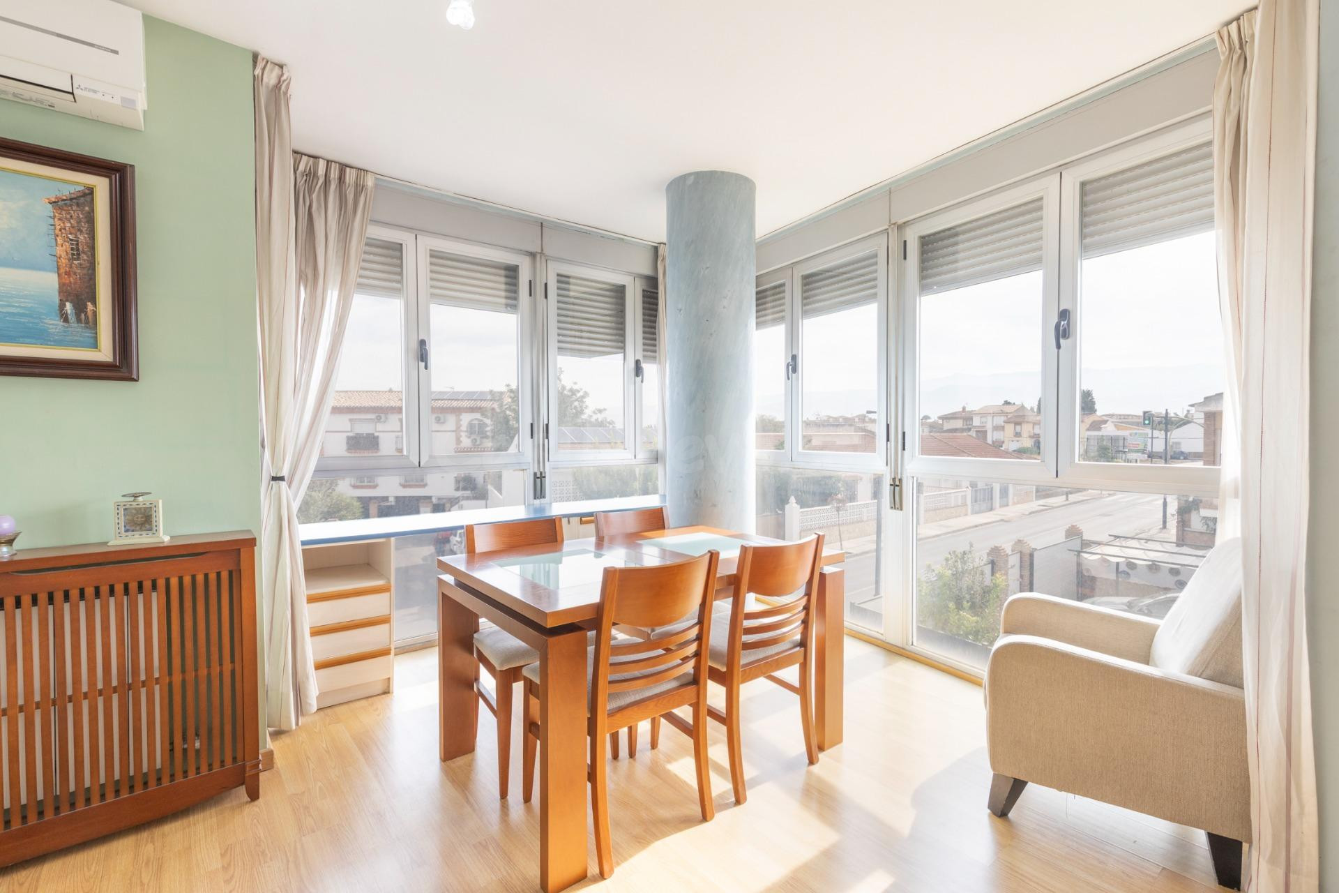 ¡¡¡AMPLIO PISO DE 3 DORMITORIOS, 2 BAÑOS, COCHERA Y TRASTERO, POR SOLO 179.900 €!!!