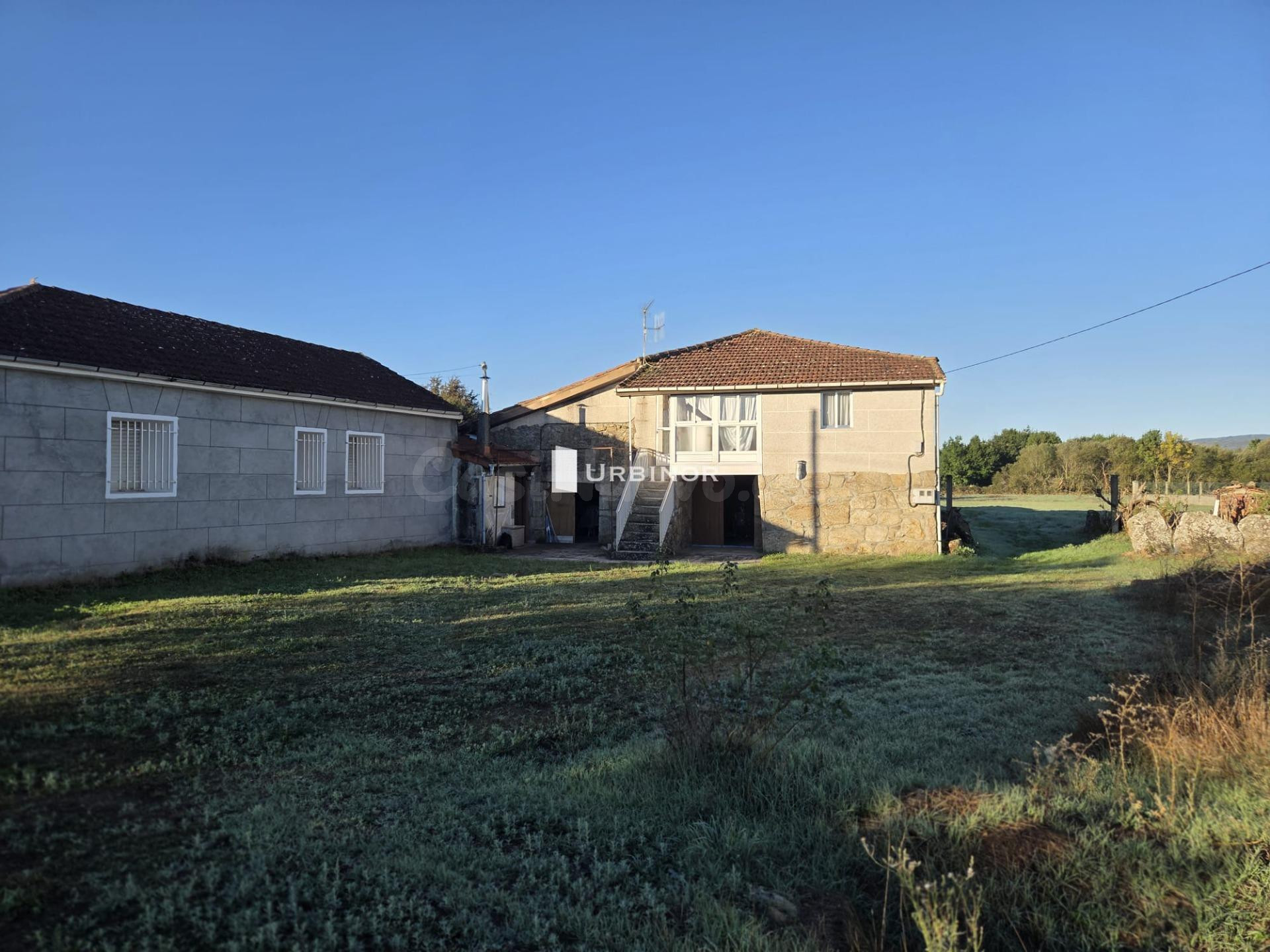 CASA reformada, con finca llana 3.300 m2 a 10 km. XINZO DE L - foto 2