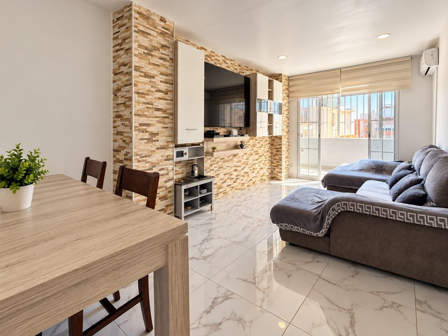 Acogedor Piso Reformado en La Florida - Málaga por €185,000