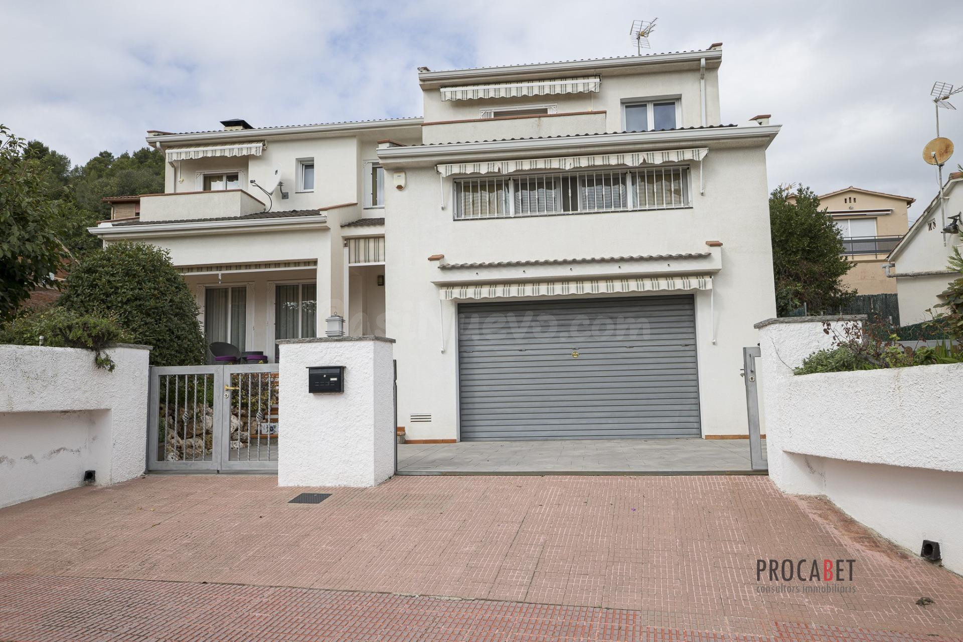 Casa con piscina - foto 3
