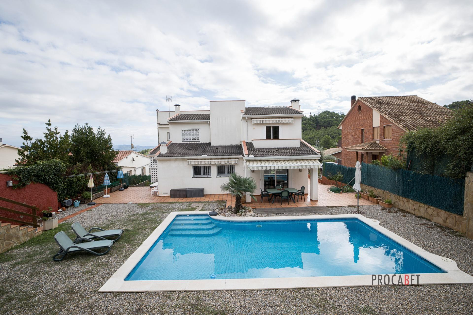 Casa con piscina