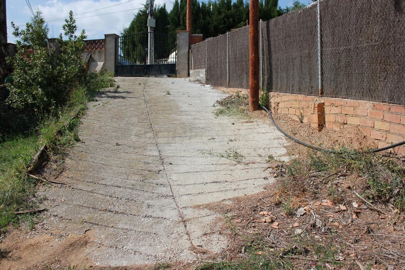 Terreno edificable en venta en Piera – 616 m2 - foto 2