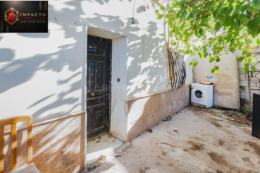 Chalet pareado en venta en Camino de los Militares