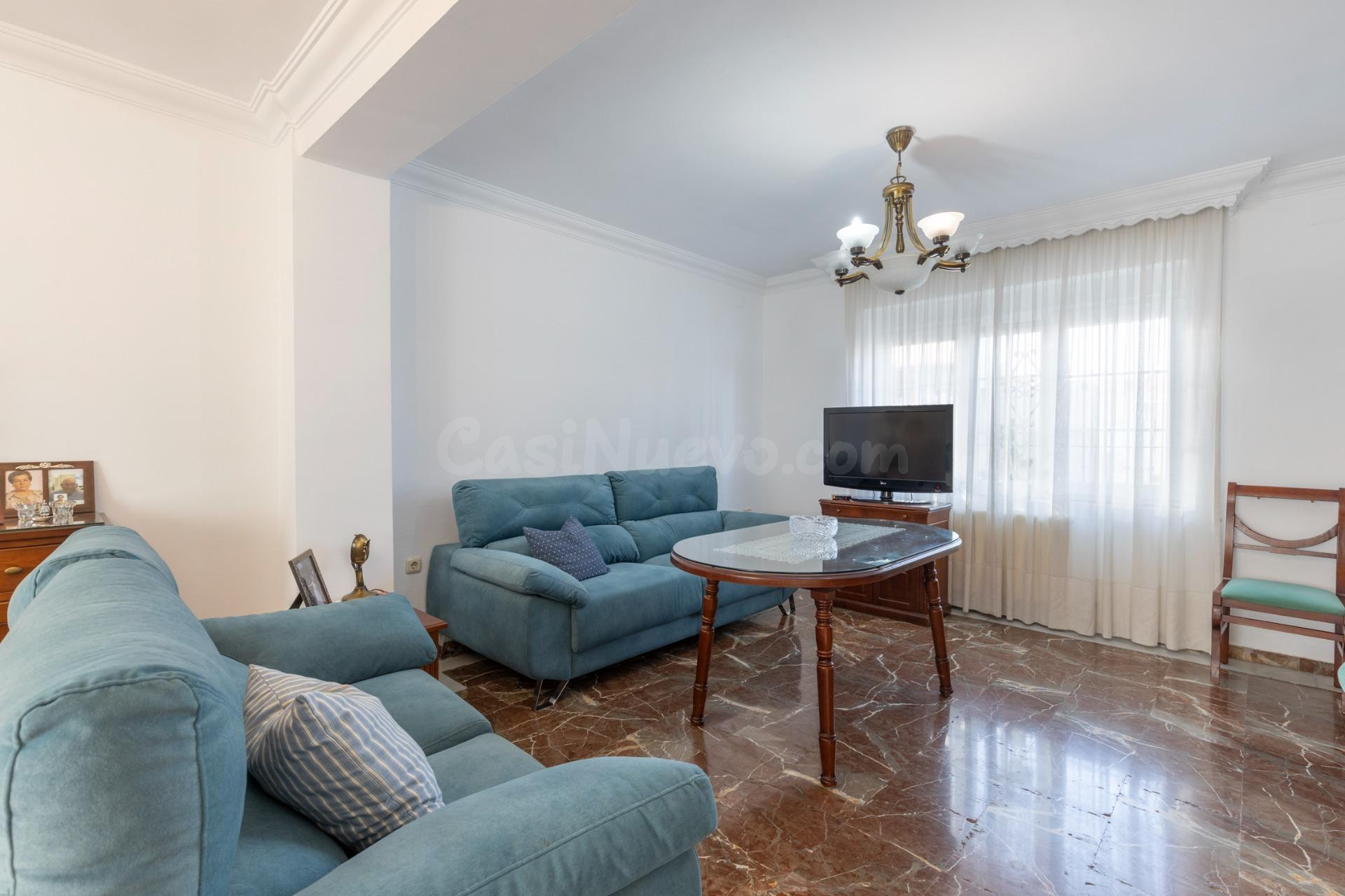 Casa en esquina en venta en Las Gabias
