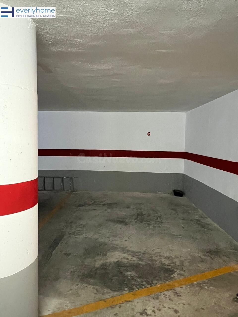 SE VENDE AMPLIA PLAZA DE GARAJE - AYORA - foto 3