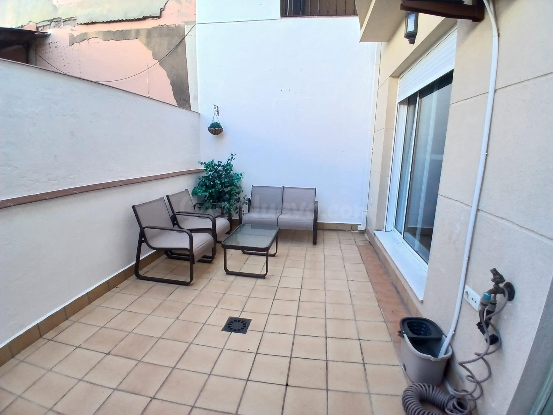 Fantástico adosado con garaje privado y patio en Carcaixent! - foto 4