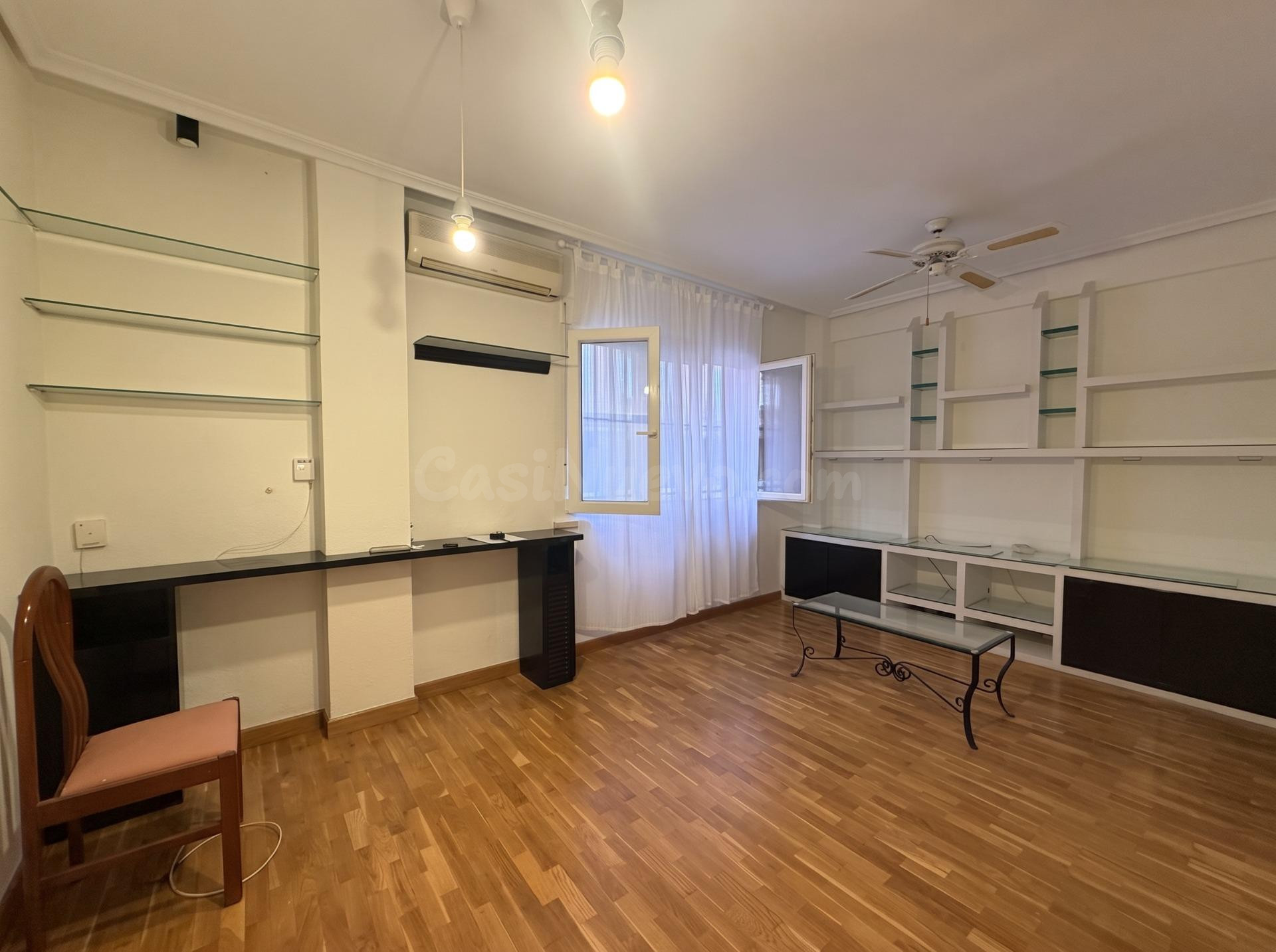 URBAMAR ALQUILA: Luminosa vivienda totalmente amueblada junto al Metro Antonio Machado