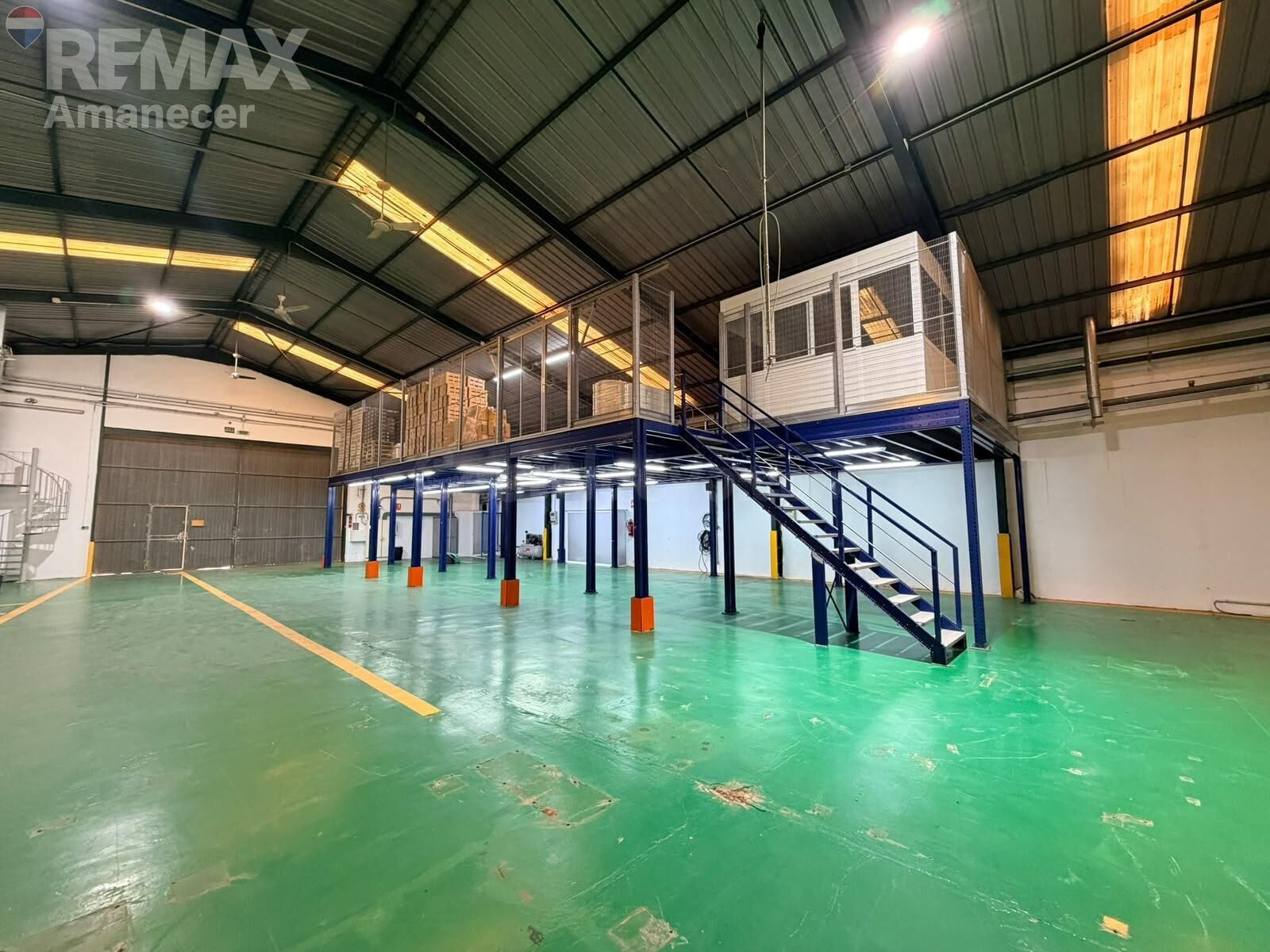 NAVE INDUSTRIAL AGROALIMENTARIA EQUIPADA CON CÁMARAS FRIGORÍFICAS Y FOTOVOLTAICA