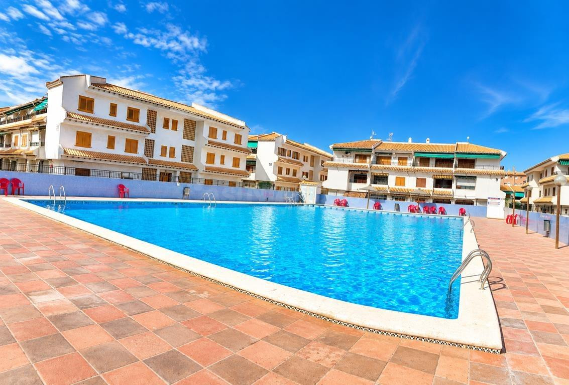 Apartamento con piscina cerca de la playa en Santa Pola