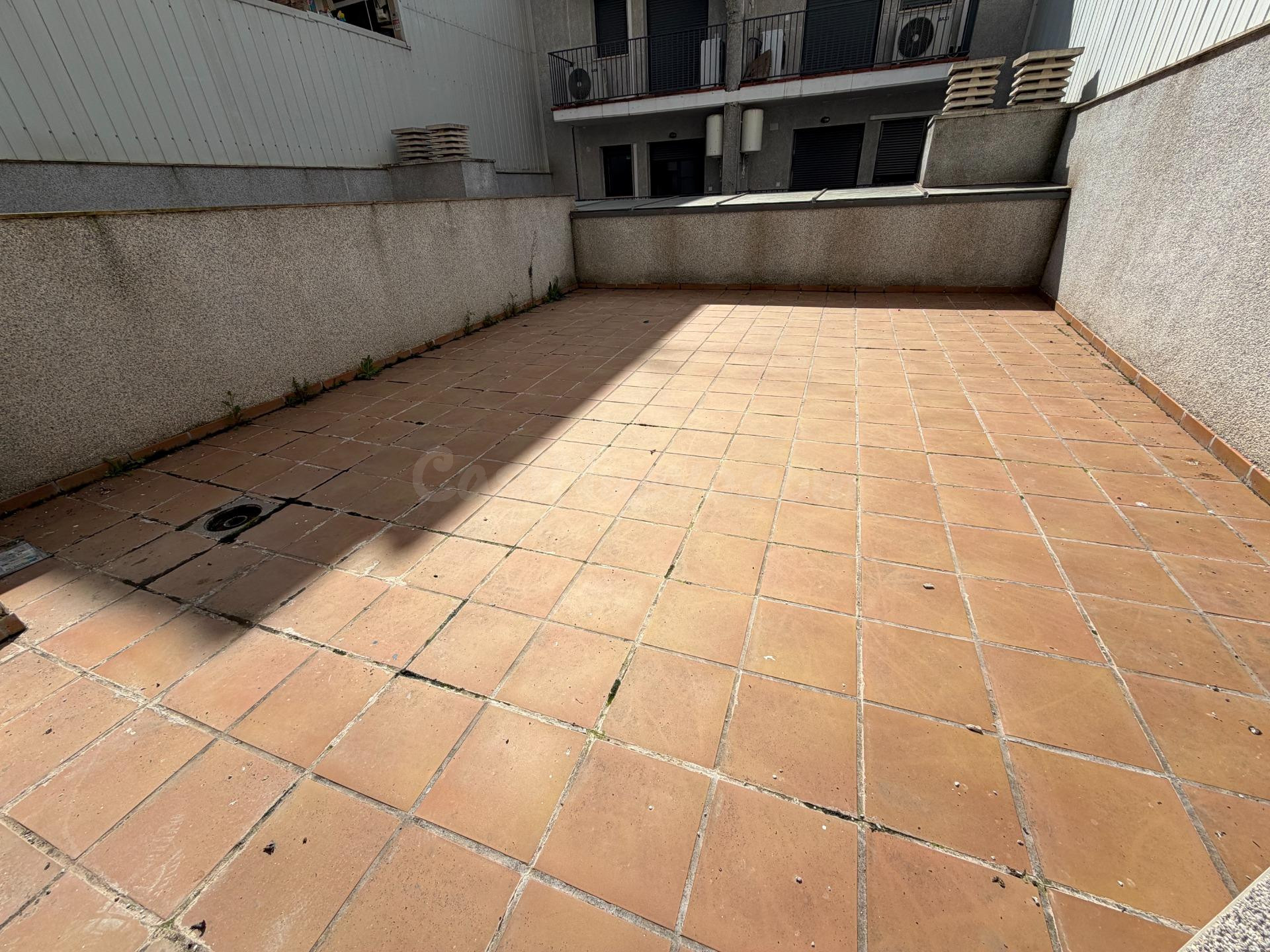 Piso con gran terraza de 52 m2 a la venta en Pardinyes!