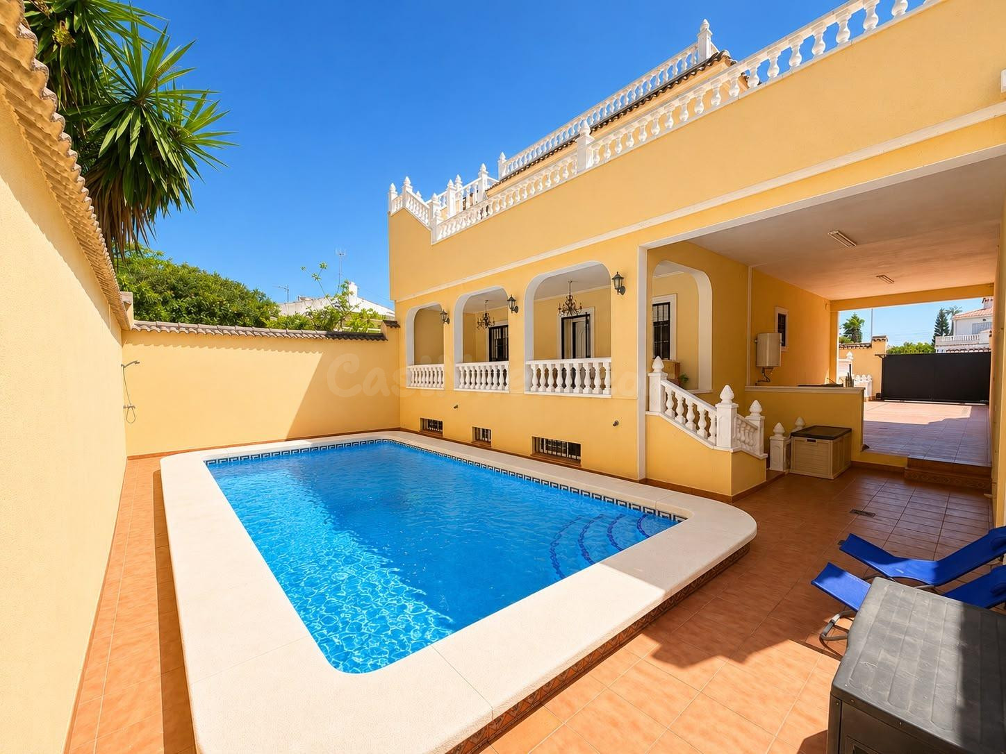 Villa independiente con piscina privada y 6 dormitorios junt - foto 2