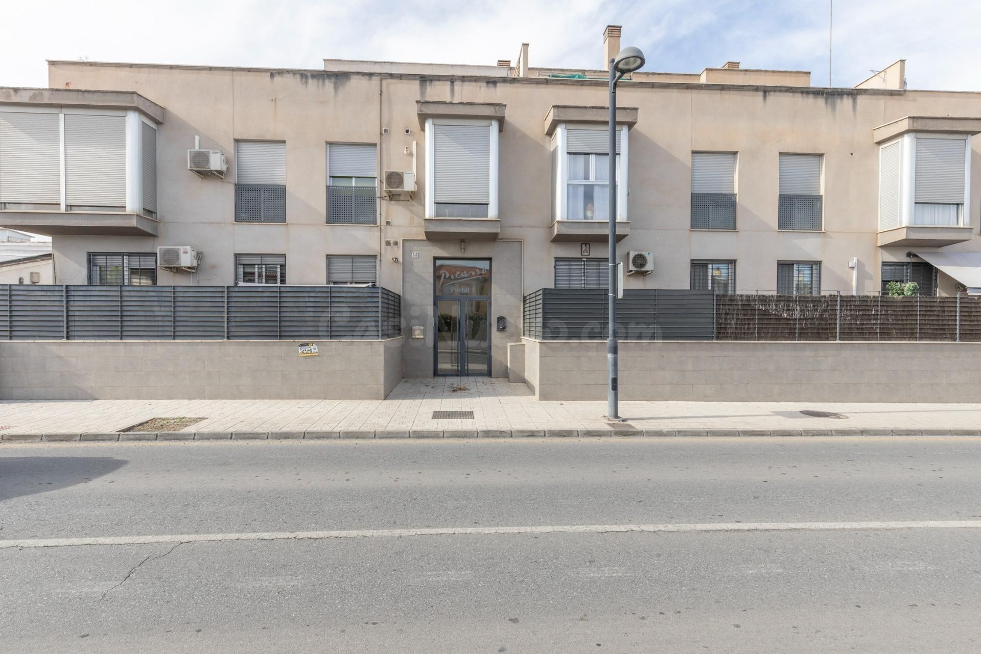 ¡¡¡AMPLIO PISO DE 3 DORMITORIOS, 2 BAÑOS, COCHERA Y TRASTERO, POR SOLO 179.900 €!!! - foto 2