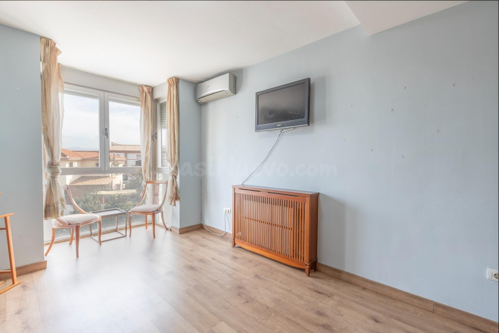 ¡¡¡AMPLIO PISO DE 3 DORMITORIOS, 2 BAÑOS, COCHERA Y TRASTERO, POR SOLO 179.900 €!!! - foto 5