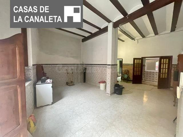 PLANTA BAJA VIVIENDA Y LOCAL