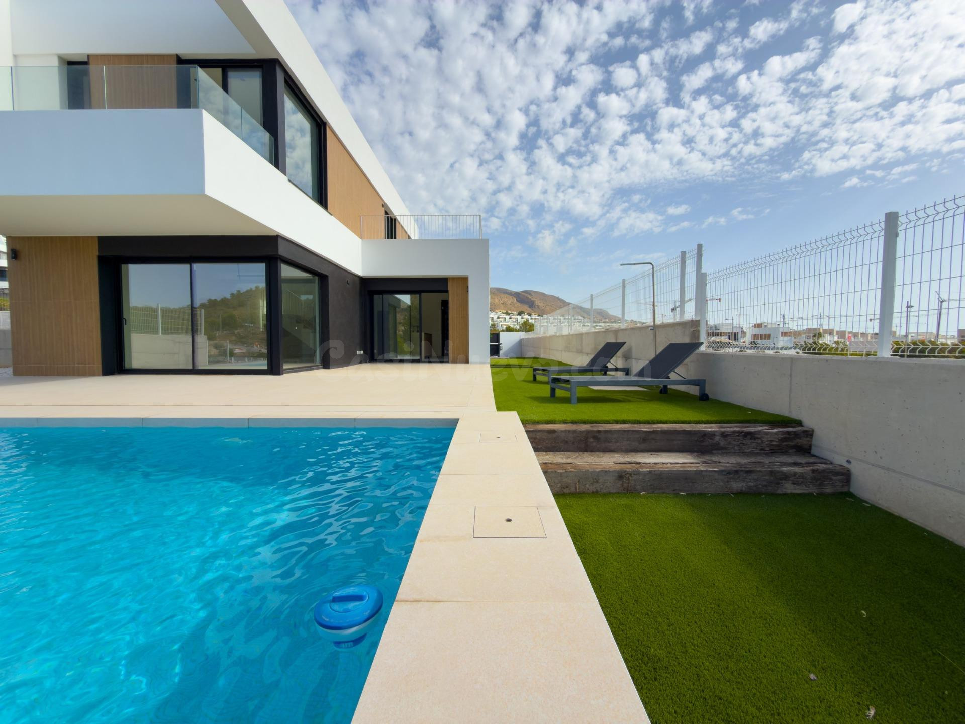 Villa contemporánea con piscina privada y vistas al mar en F - foto 2