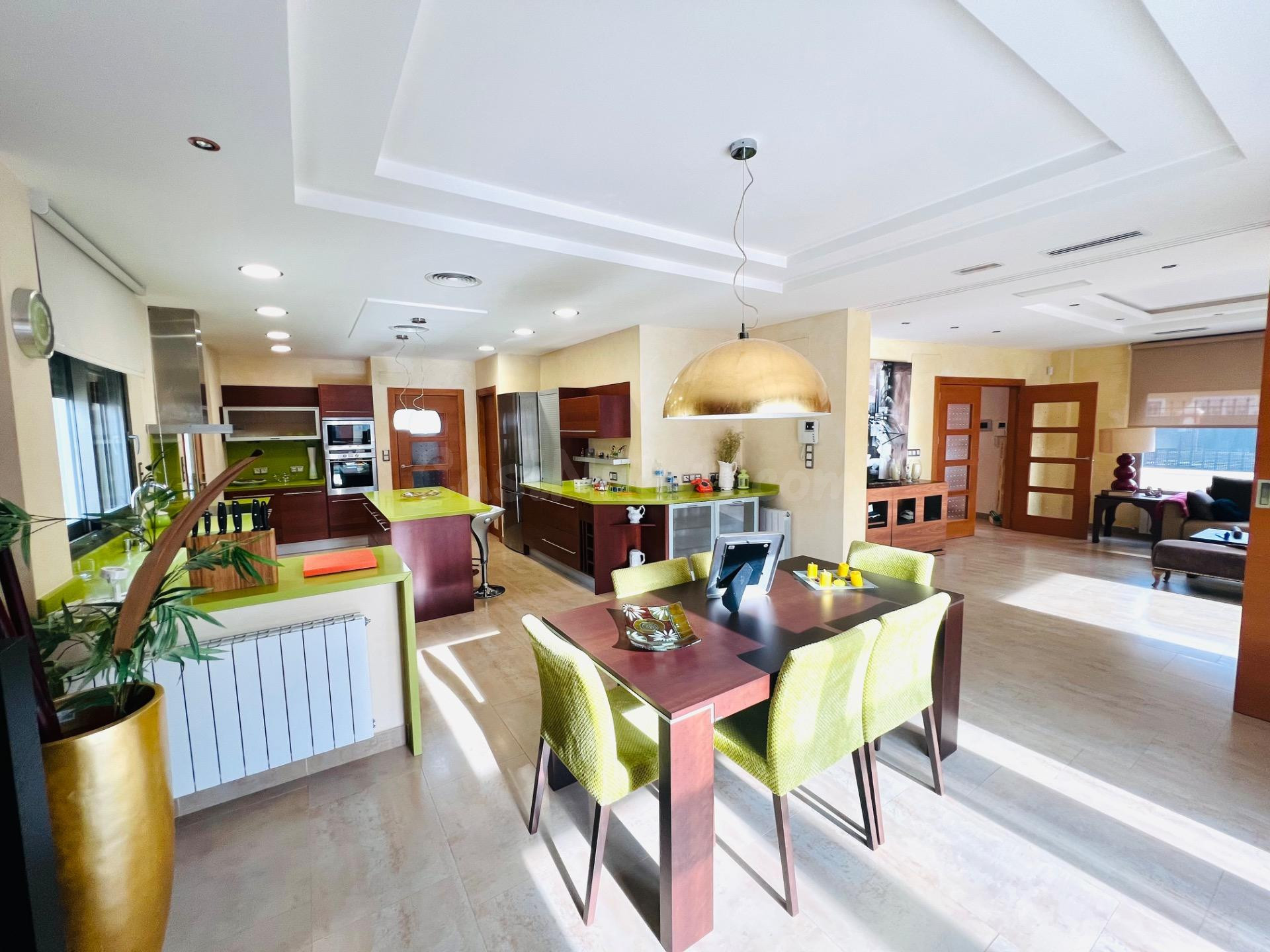 Chalet urbano con piscina en Elche, zona Torreta-Portalada. - foto 4