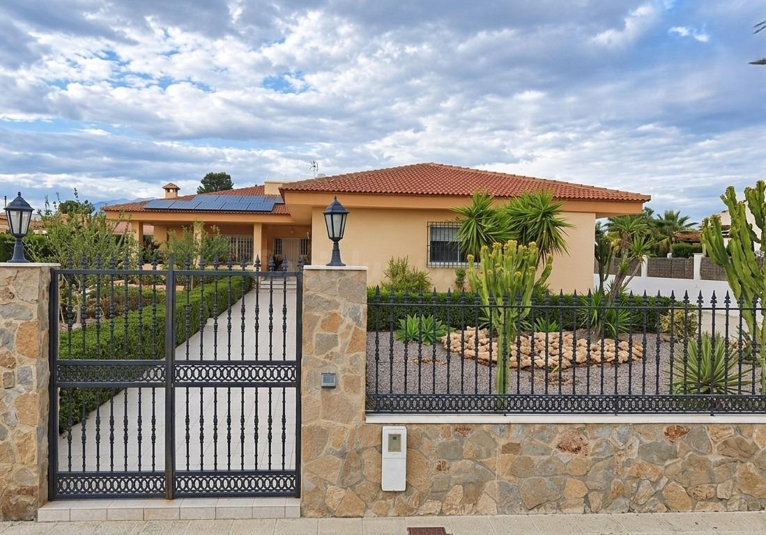 VILLA EN VENTA EN RETAMAR, ALMERÍA  CALIDAD DE VIDA Y FUTURO